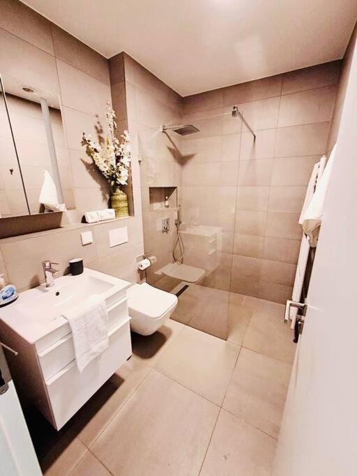 Garden View Luxury Flat With Terrace & Parking- Luxembourg